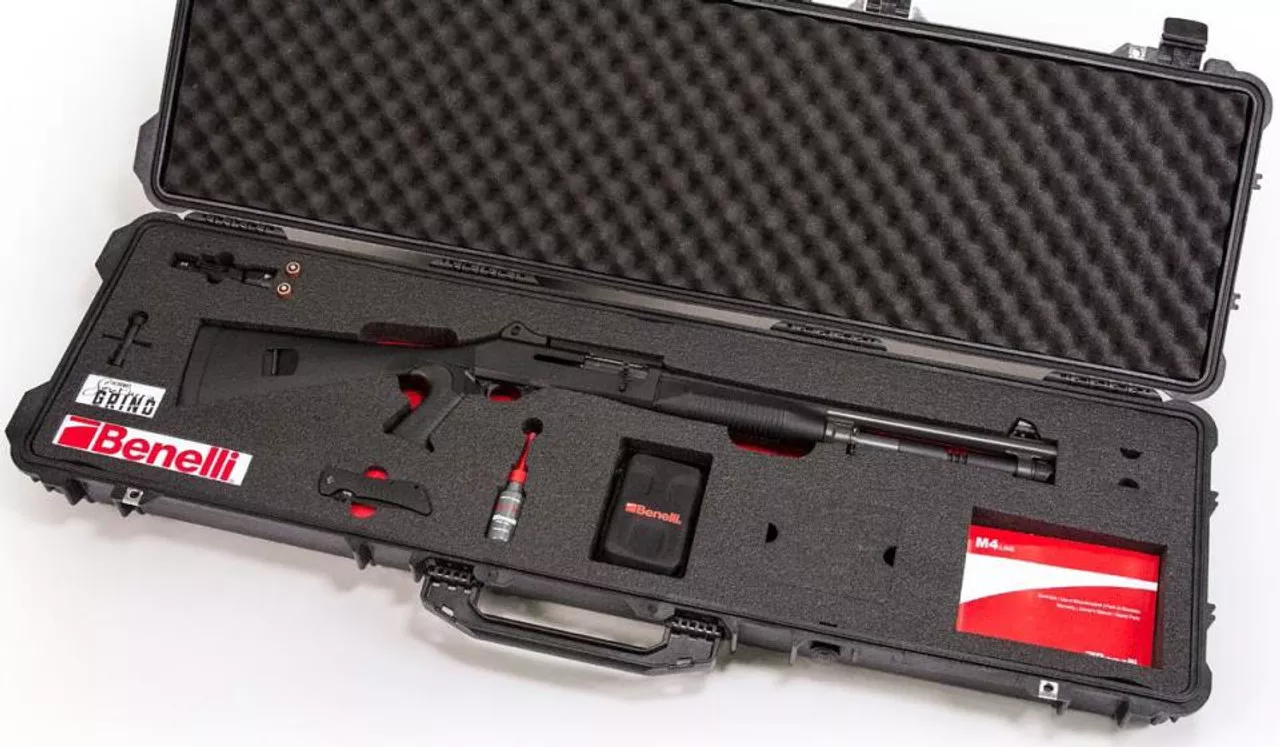 Benelli M4 12G Southern Grind Package, 18.5″ Barrel Ghost Ring Sights, Case/Knife/Light