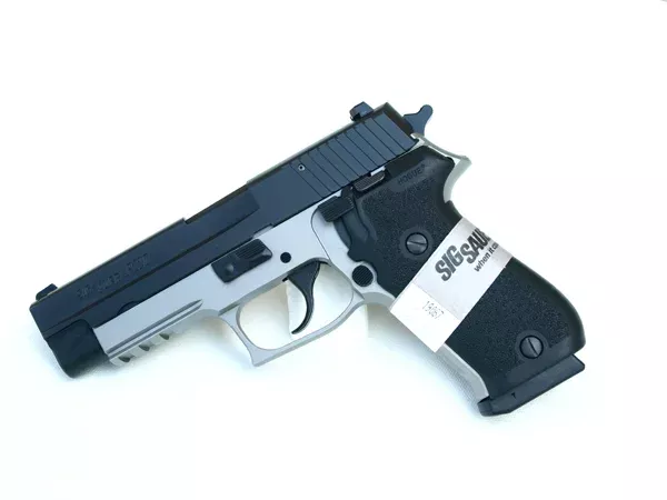 Sig Sauer P220ST .45ACP, Reverse Two-Tone, SigLite Night Sights, DA/SA