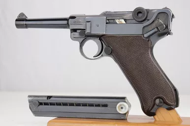 SOLD - 1940 Mauser Luger - Matching Magazine - Krieghoff Grips