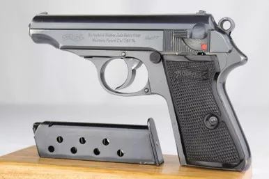 SOLD - Early Features Walther PP - 1930 / 31