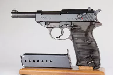 SOLD - Excellent Walther P.38 - ac 42 (3326k - 12134)