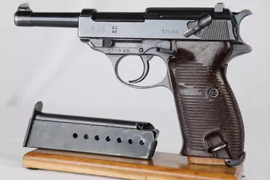 SOLD - Walther P.38 - ac 42 (7719h - 08175)