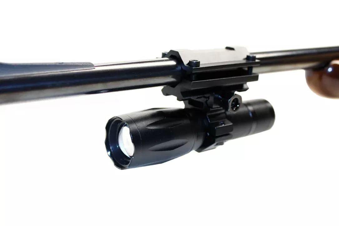 Tactical 1000 Lumen Flashlight with mount For Wichester XPR.